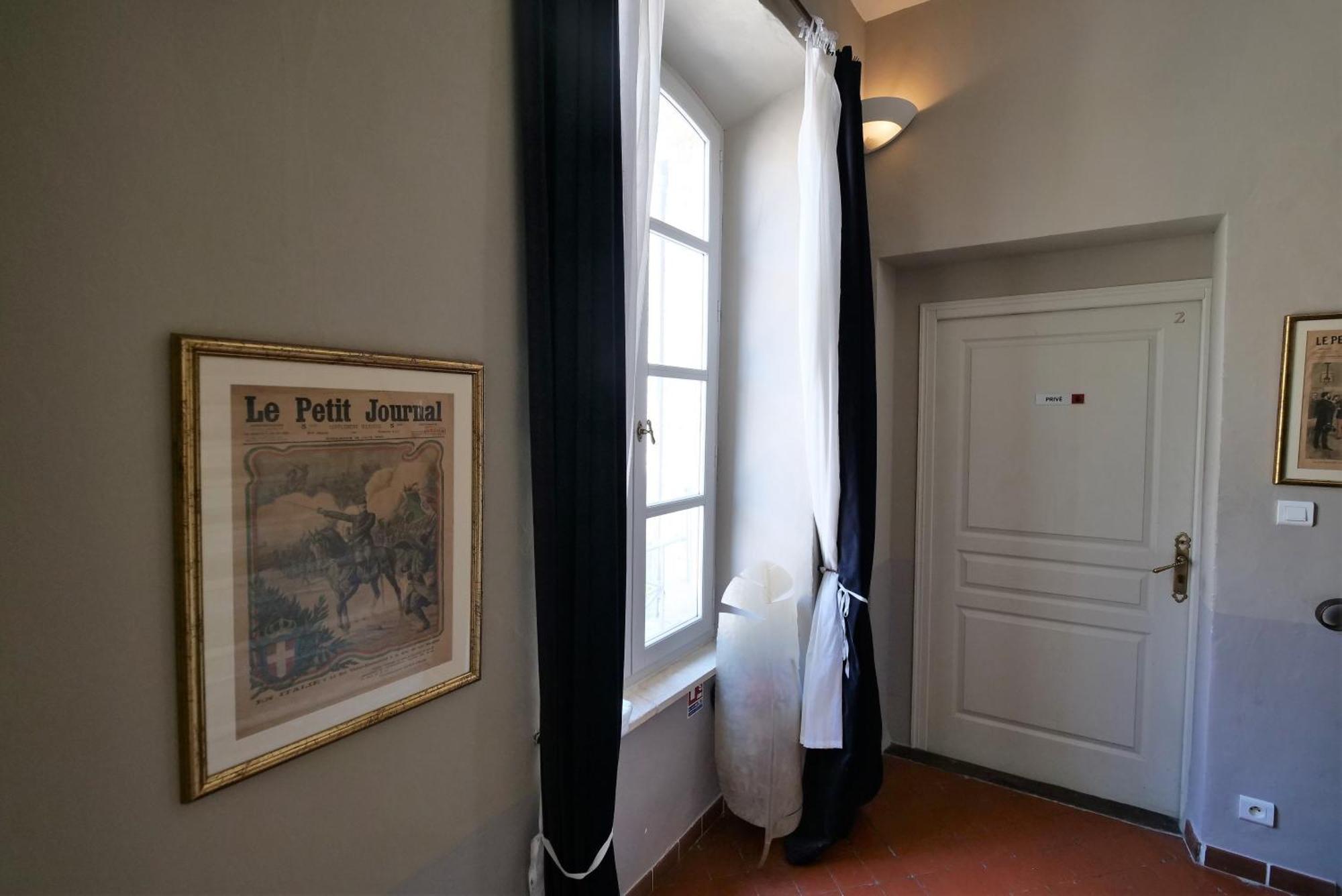 Chambres Du Vieux Bistrot Cabrières-dʼAvignon Buitenkant foto