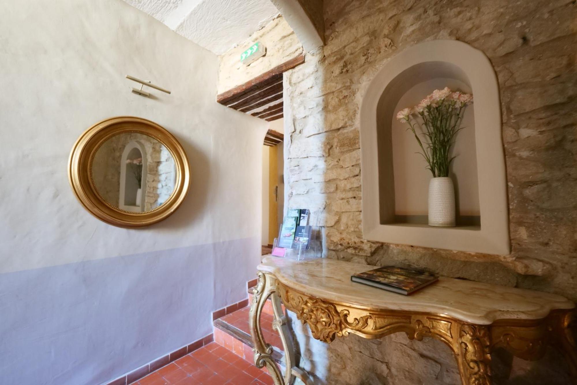 Chambres Du Vieux Bistrot Cabrières-dʼAvignon Buitenkant foto