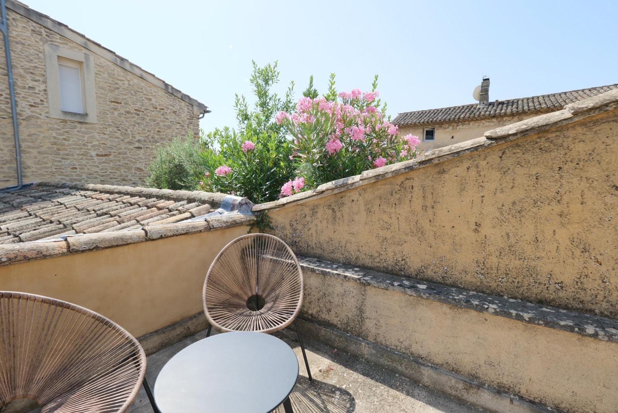 Chambres Du Vieux Bistrot Cabrières-dʼAvignon Buitenkant foto